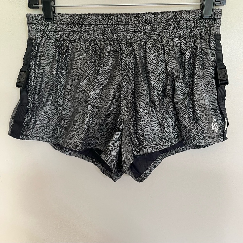 FP Movement The Way Home Shorts Silver Snakeskin Animal‎ Print Buckle XS